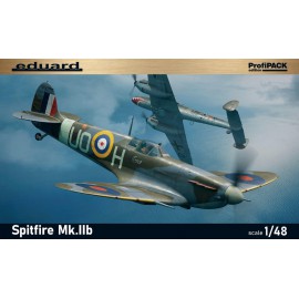 Eduard Profipack 1:48 Spitfire Mk.IIb repülő makett